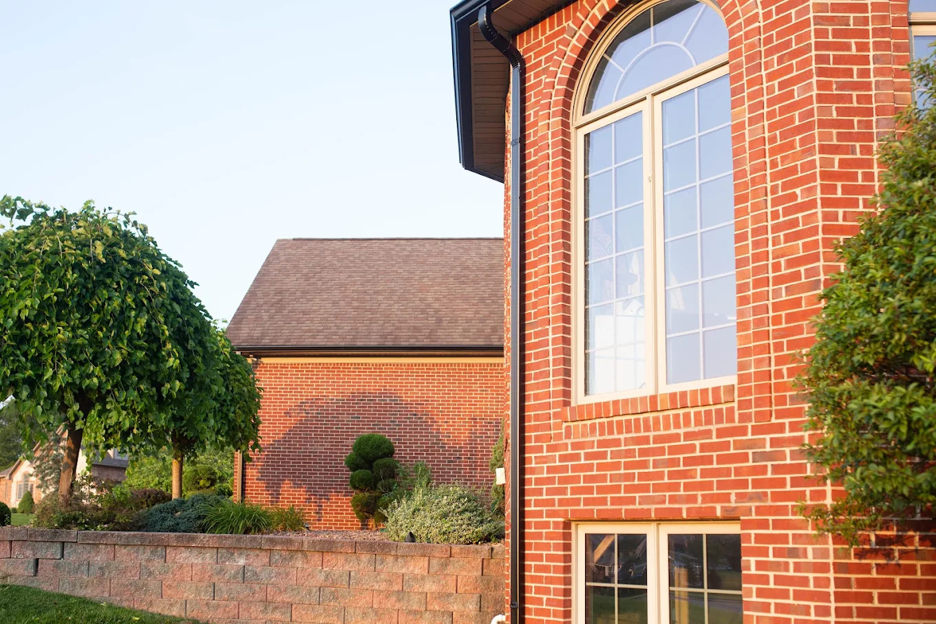 Before and after seamless gutter replacement in Southeast MI 810-343-5551 | 586-785-6773